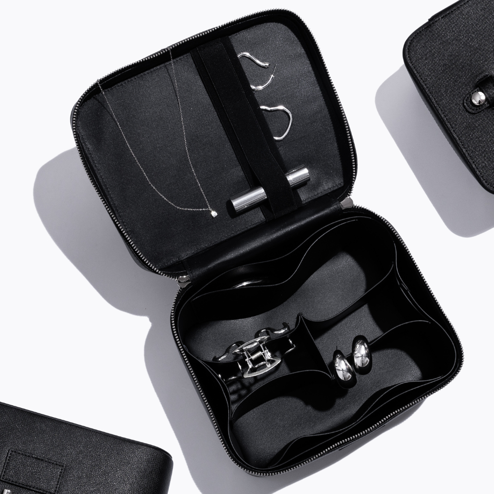 #color_black_silver_hardware