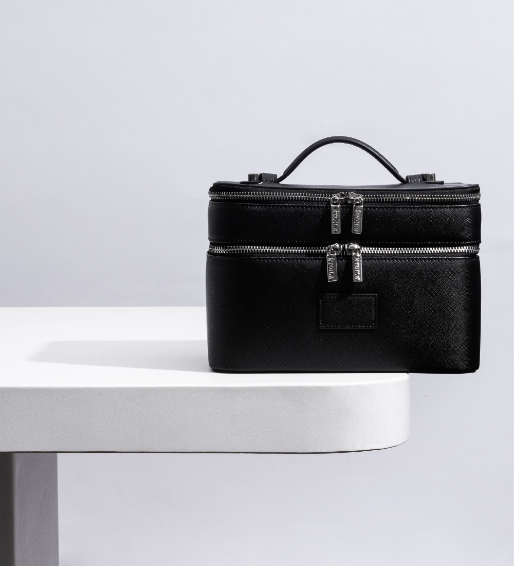 #color_black_silver_hardware