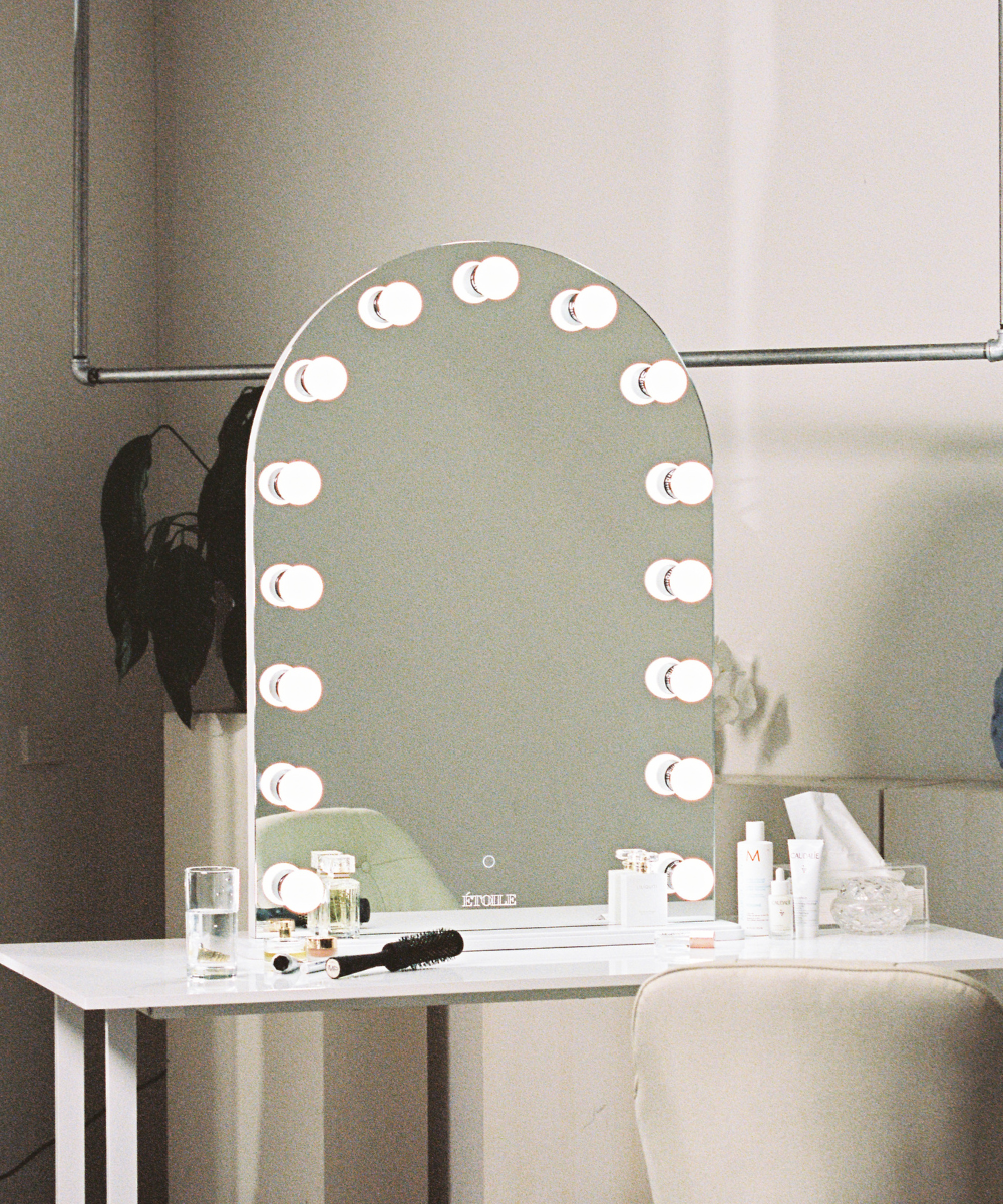 Round hollywood mirror with lights on sale